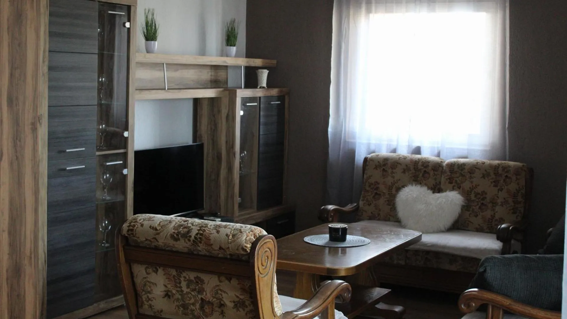 Apartmani Ivan Sajnovic ゴルニ・カリン