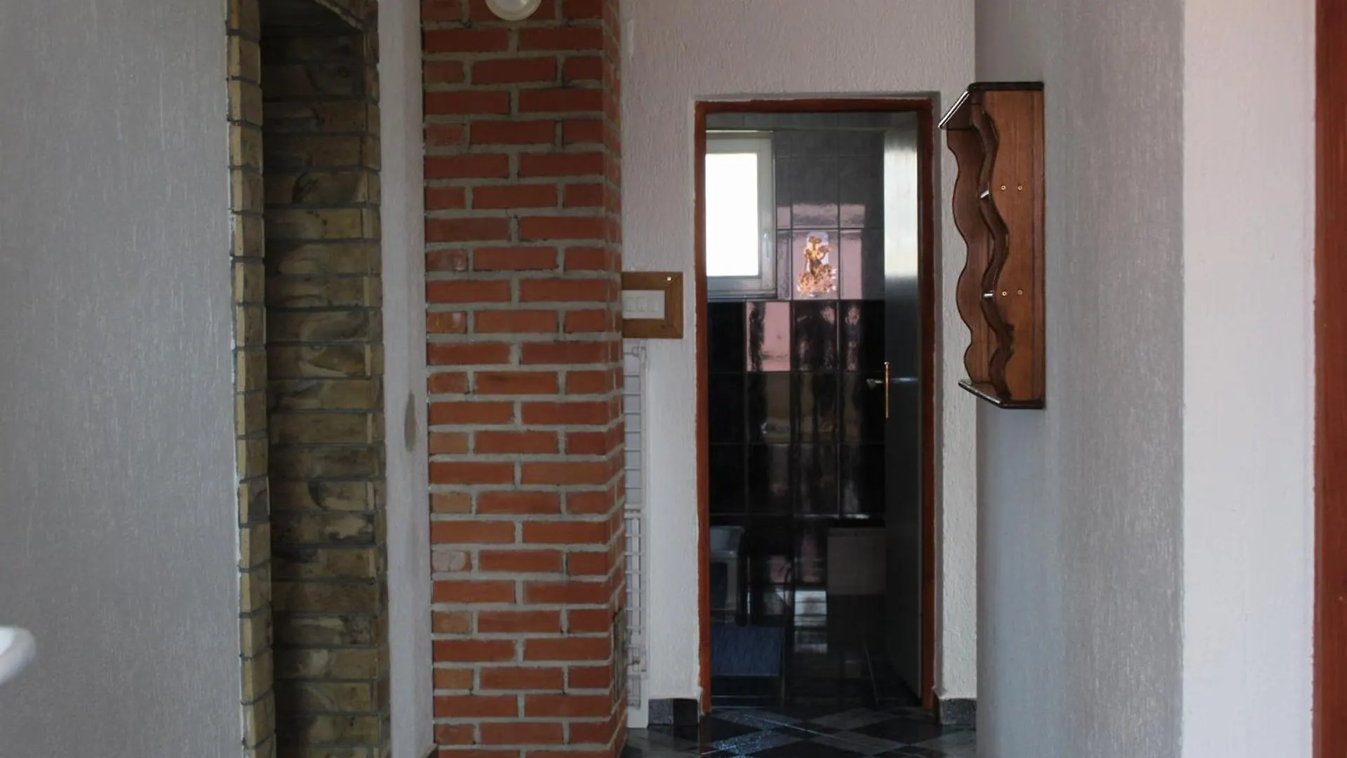 Obiteljski Apartman Milo Gornji Karin Croatia